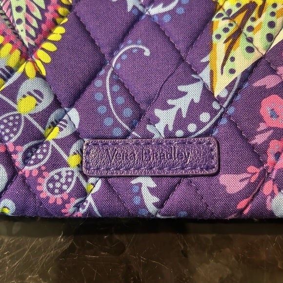 Vera Bradley's ESCAPADE WRISTLET in BATIK LEAVES PATTERN, Purple, Purse, NWT - Picture 2 of 4